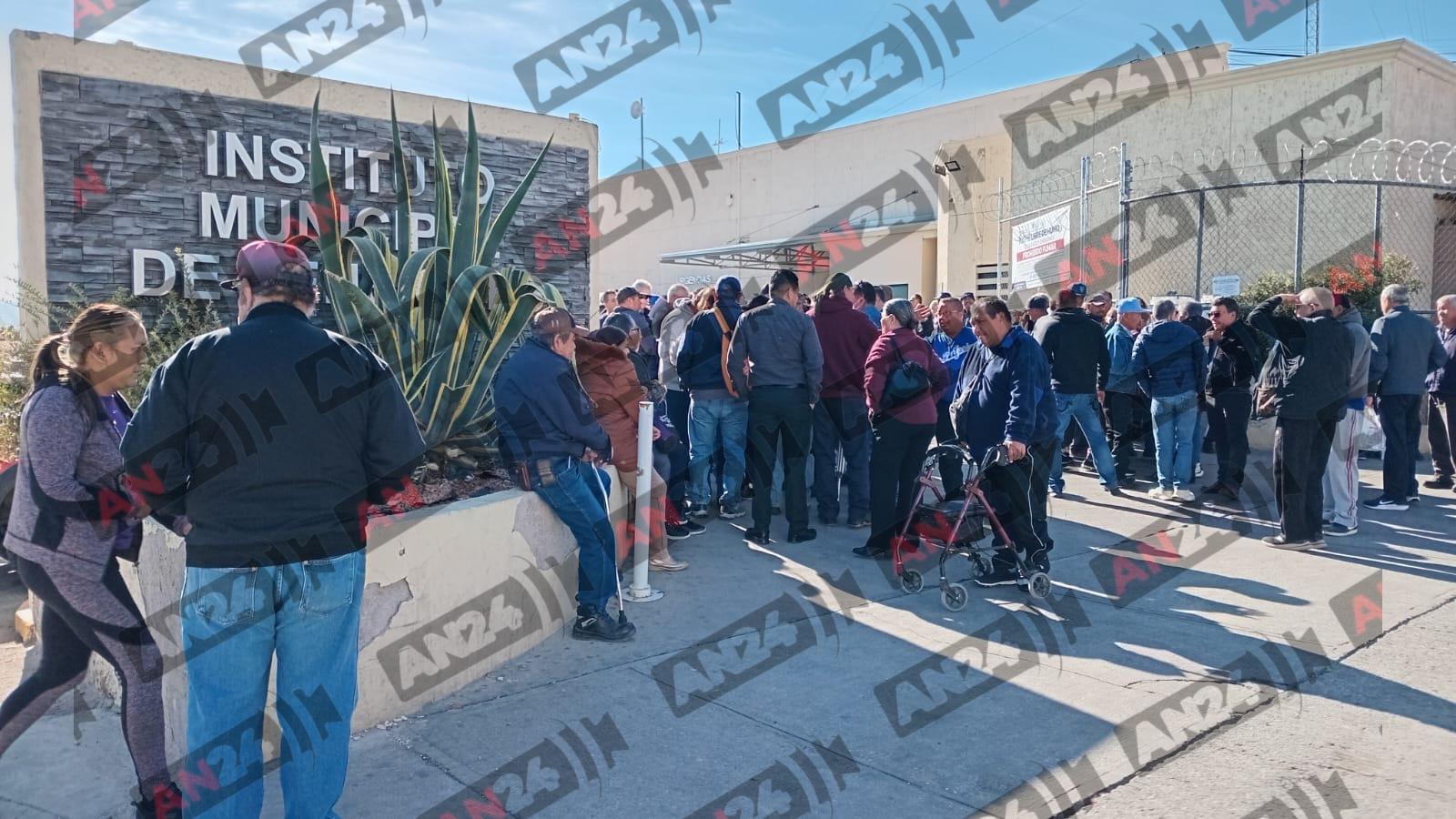 Derechohabientes del IMPE se manifiestan por falta de medicamentos ...